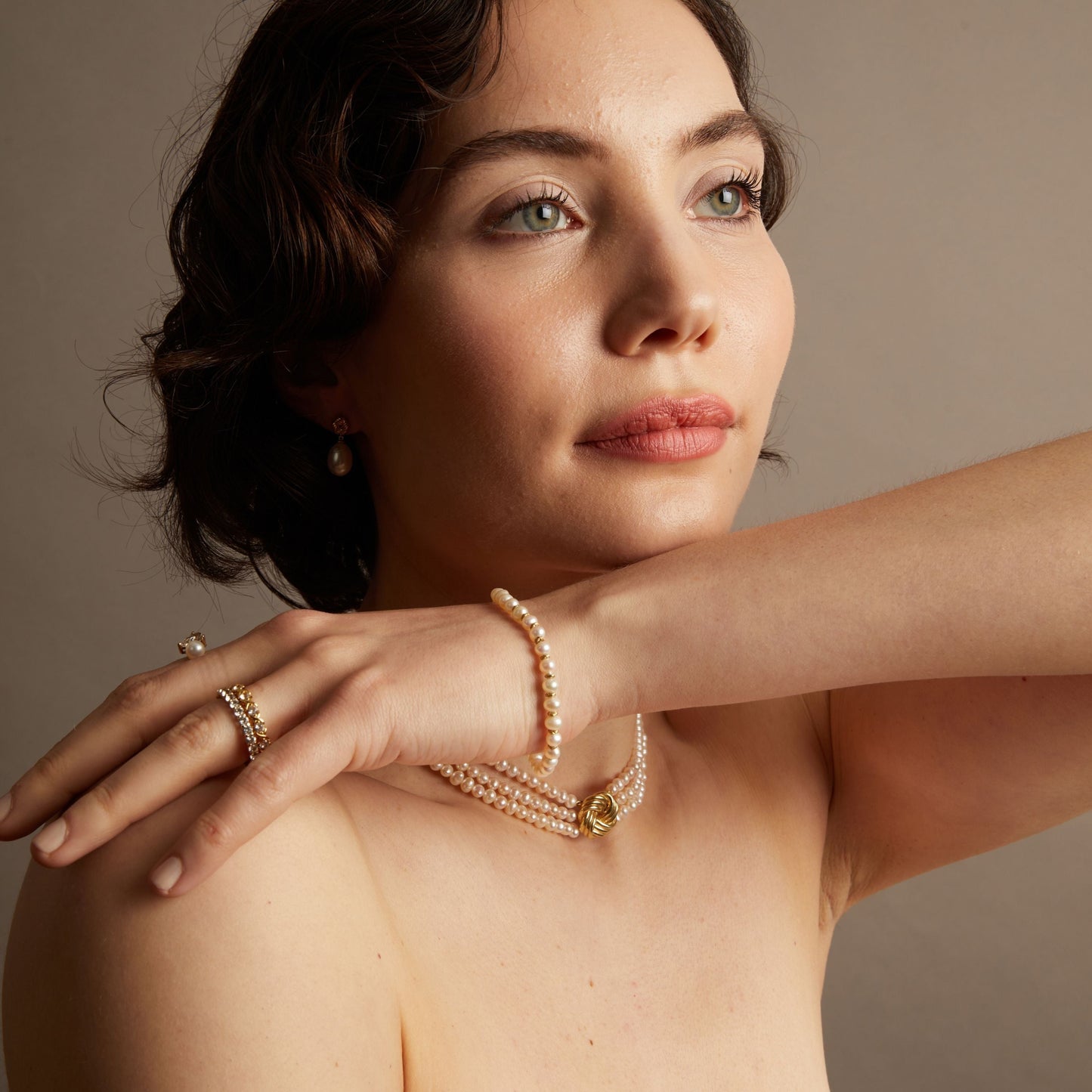 Aurate x Marilyn Monroe: Gold Knot Pearl Bracelet