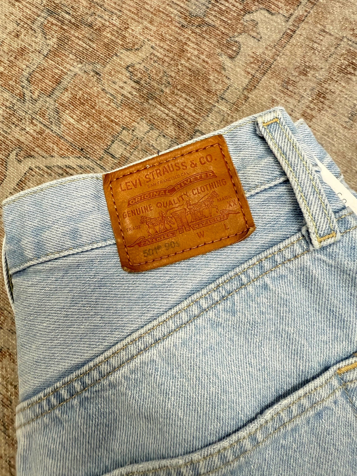Levi’s 501 ‘90s Jeans (26x30)