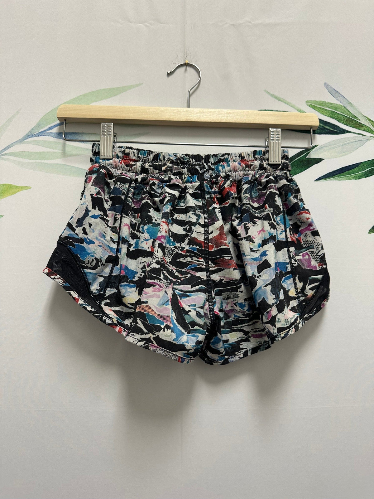 Lululemon Hotty Hot Short LR 2.5” (2)