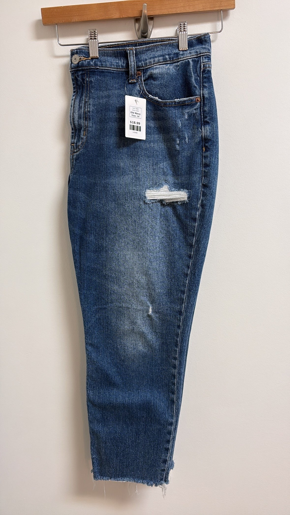 Old Navy Mid Rise Boyfriend 25" Inseam Jeans, 16