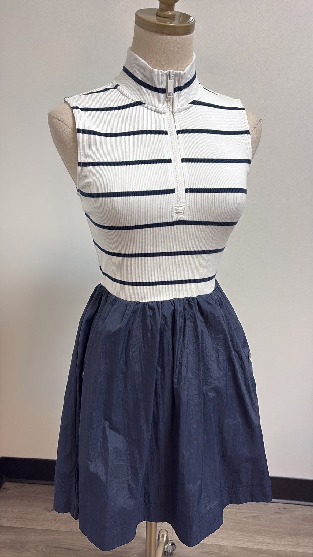 New Steve Madden Lyon White/Navy Dress, XS