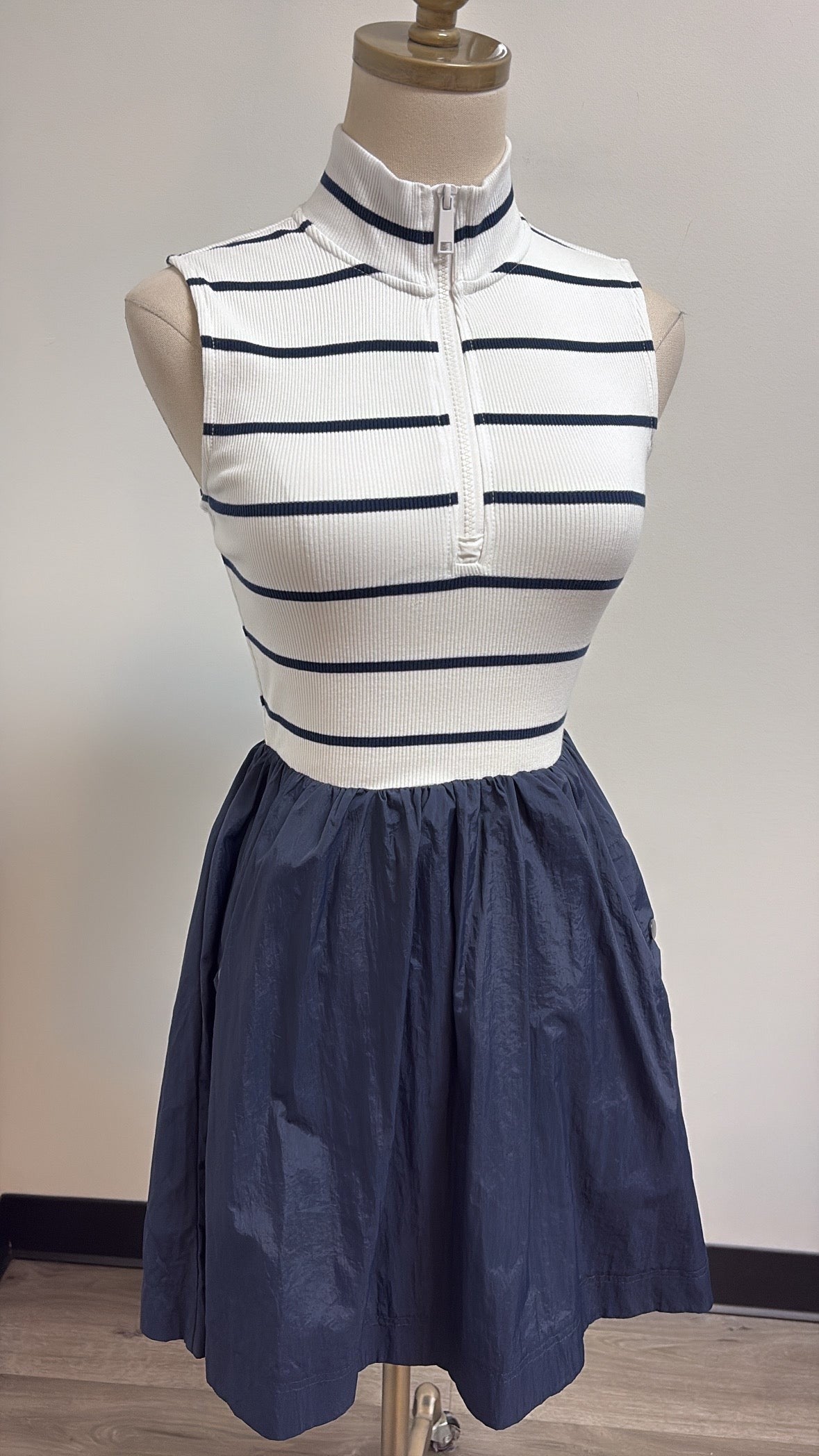 New Steve Madden Lyon White/Navy Dress, XS