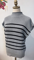 Dokotoo Gray Sweater, L