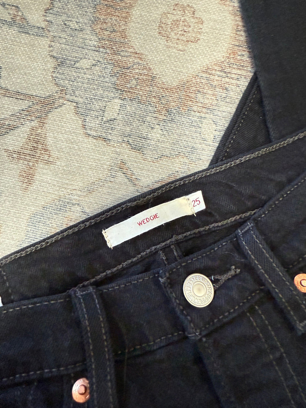 Levi’s Wedgie HR Jeans (25x29)