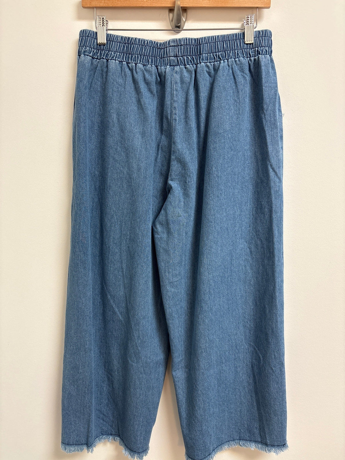 New 25" Inseam Umgee Chambray Pants, M