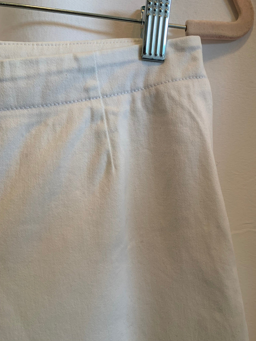 LIZ CLAIBORNE WHITE COTTON STRETCH PANTS SIZE 4