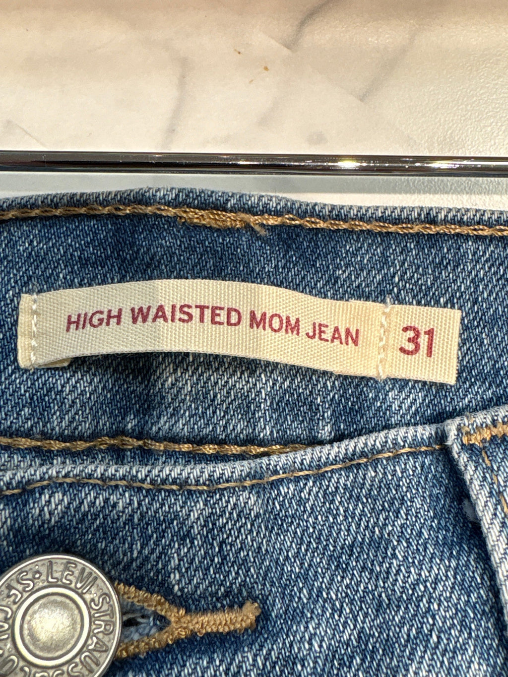 Levi's High Waisted Mom 26" Inseam Jeans, 31 (12)
