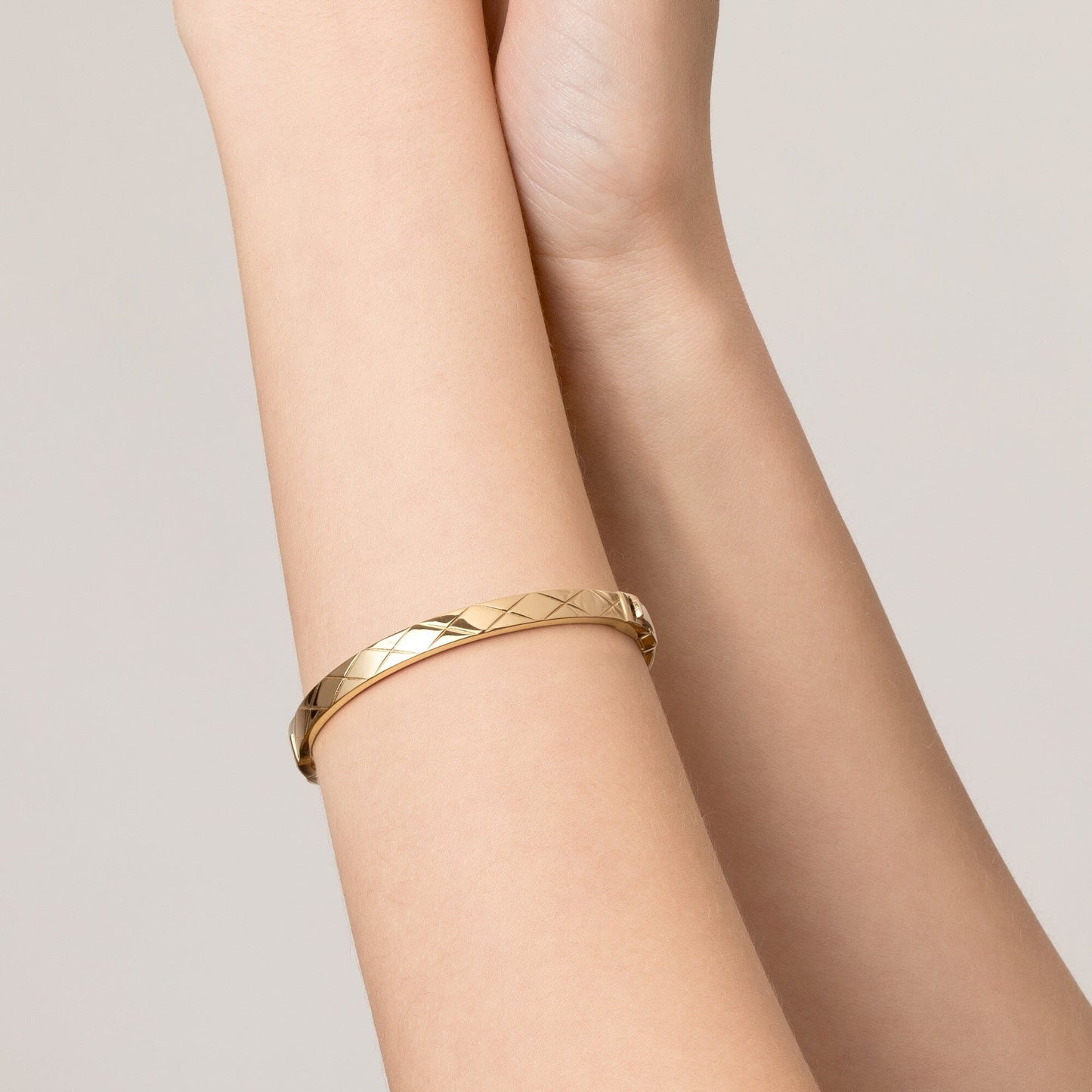 Quilted Gold Hinged Bracelet