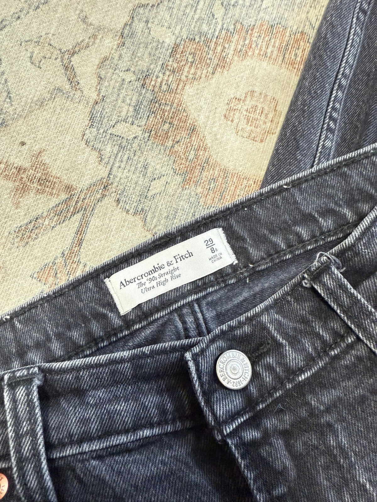Abercrombie ‘90s Straight Ultra HR Jeans (29x30)
