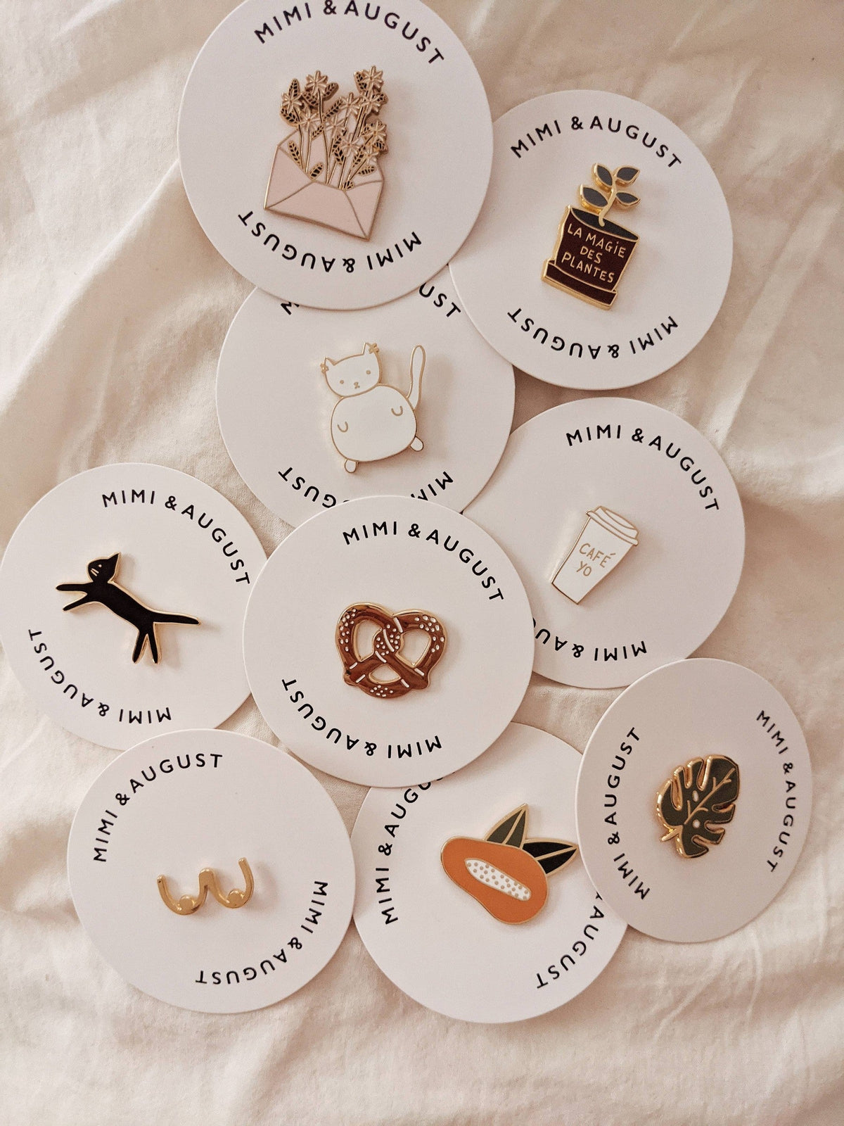 Café Yo Enamel pin