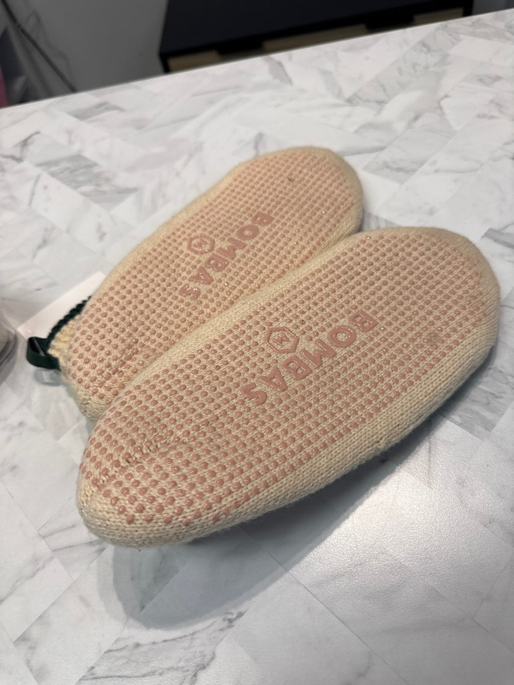 Bombas Strawberry & Lemon Gripper Slippers, M (9-11.5) retail $65
