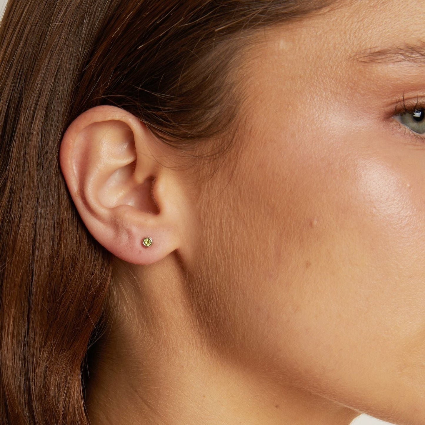 Aurate x Wilson: Lab Grown Peridot Bezel Stud Earrings
