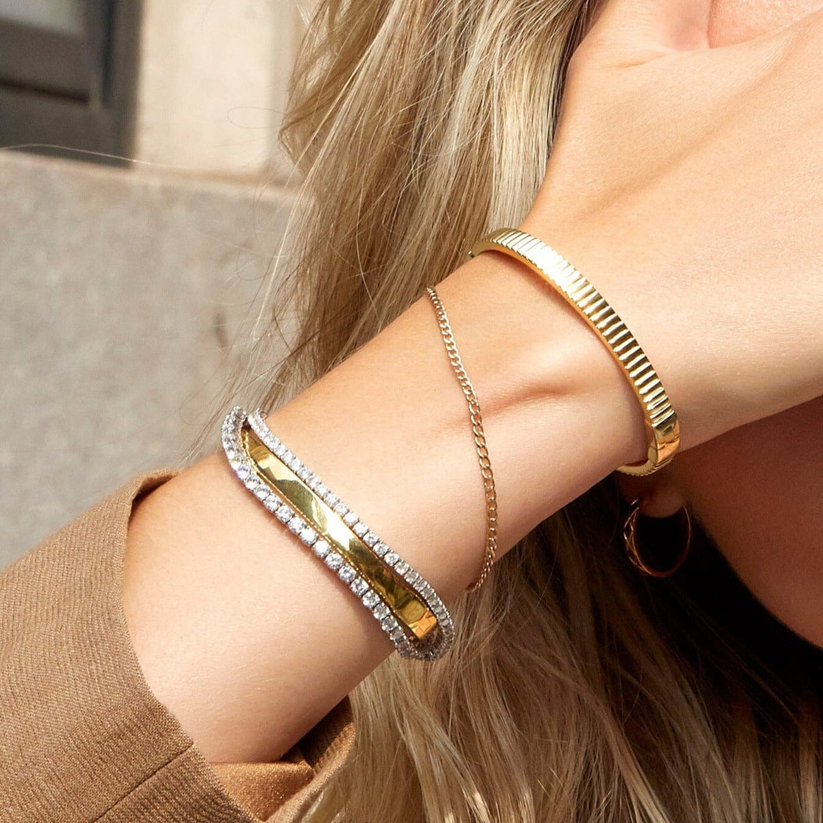 Medium Gold Curb Chain Bracelet