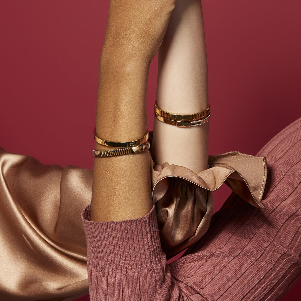 Classic Gold Hinged Bracelet
