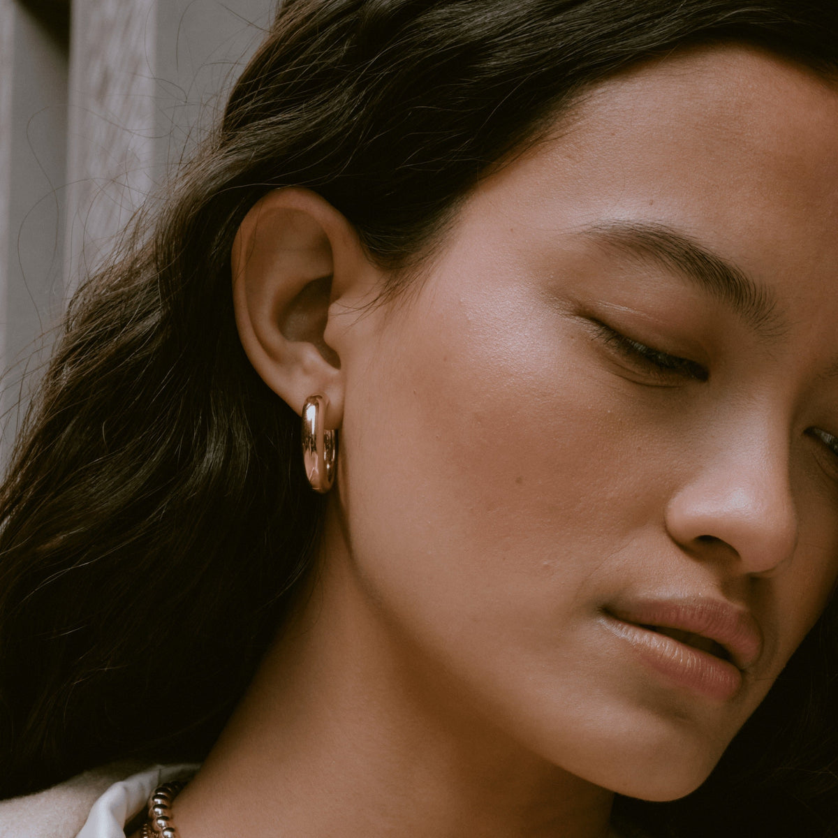 Medium Chunky Hinged Hoop Earrings
