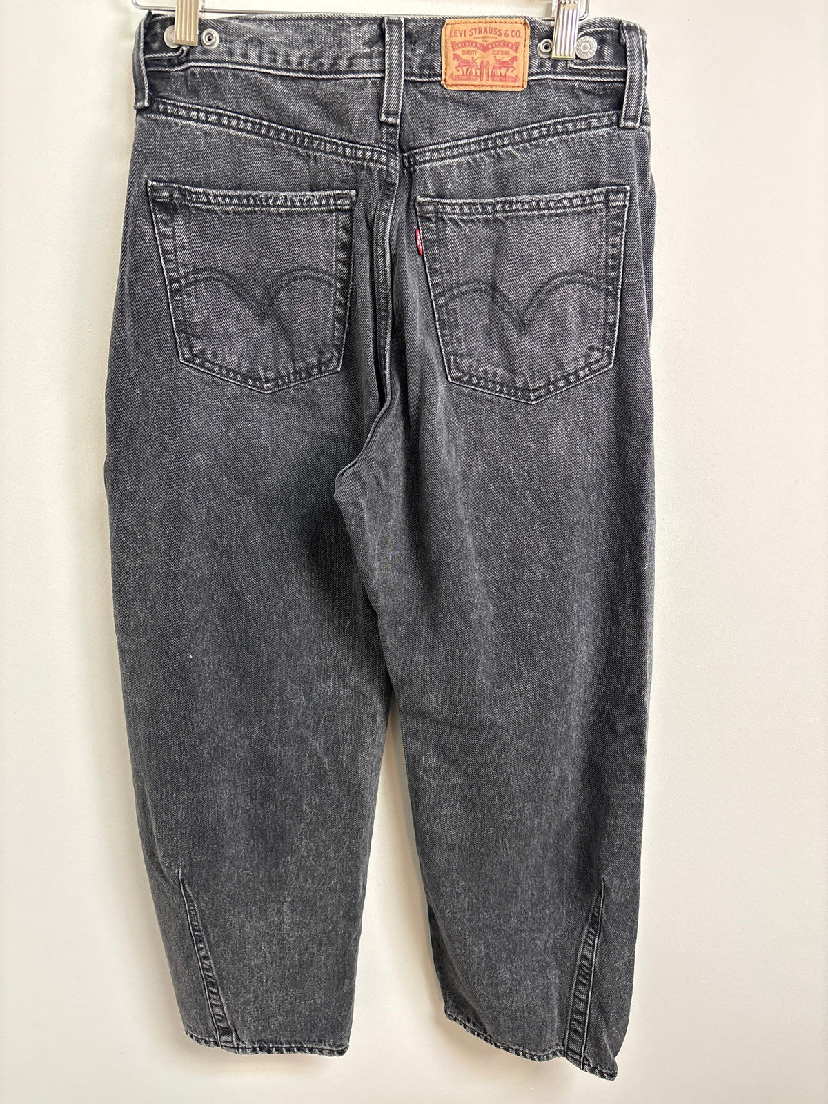 Levi's Cinch Barrel 27" Inseam Jeans, 28 (6)