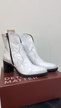 New Casta White Twist Leather Boots, 37 (7) retail $265
