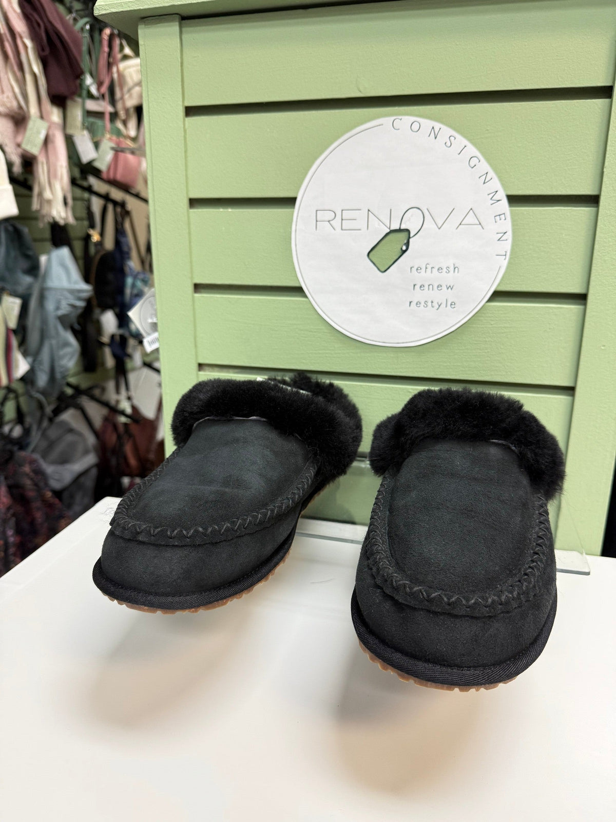 Manitobah Mukluks Cabin Clog (Womens 10)