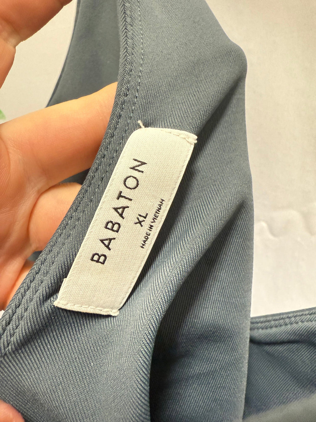 Aritzia Babaton Contour V Neck Bodysuit (XL)