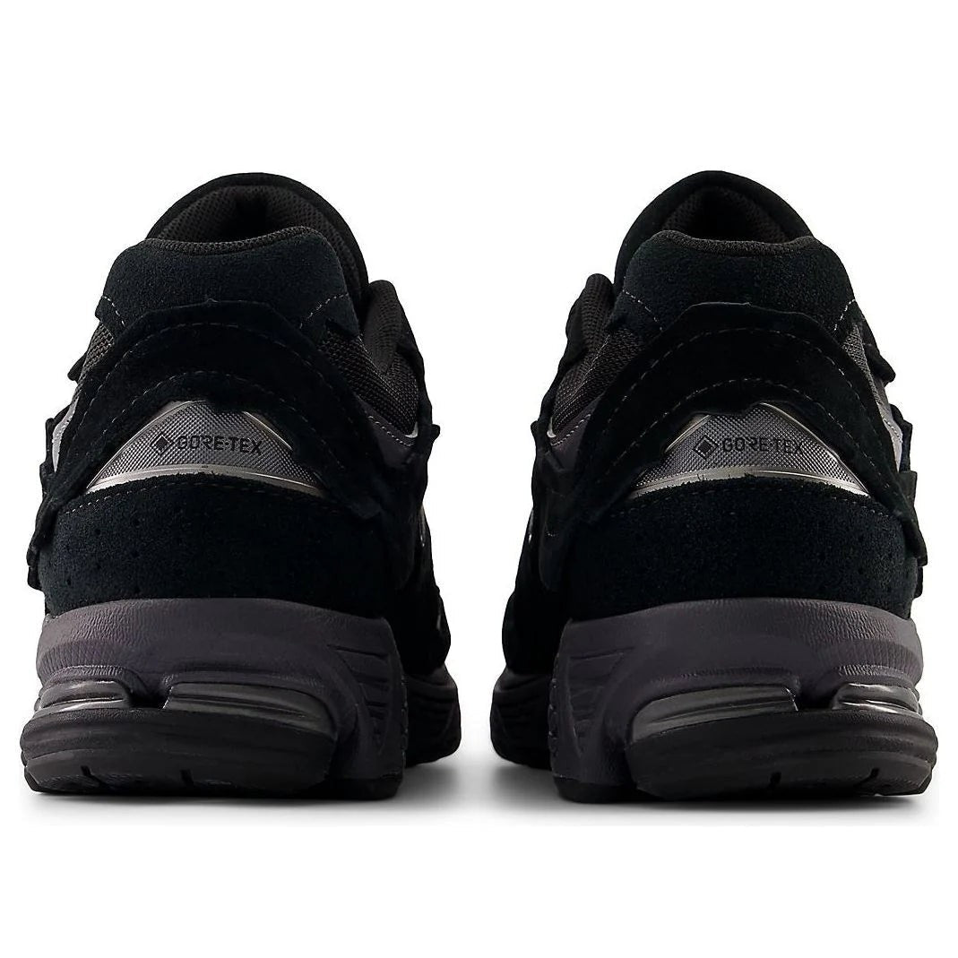 New Balance 2002R GORE-Tex (Black/Magnet)
